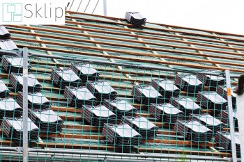 Gruba i mocna siatka na spadające stare dachówki | Sklep z zabezpieczającymi siatkami na stare dachy