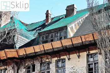 Stary dach - Gruba i mocna siatka na spadające stare dachówki | Sklep z zabezpieczającymi siatkami na stare dachy