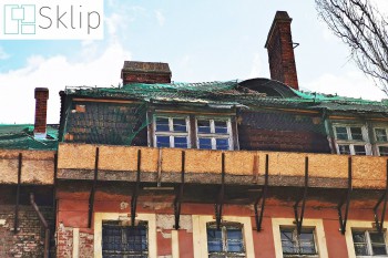 Siatka na stary dach Siatka na budowy oraz dachy Profesjonalna siatka na dach Zabezpieczenie dachu i elewacji siatką
