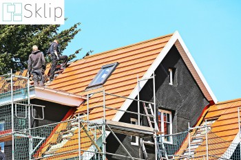 Siatka na spadające dachówki z dachu | Sklep z zabezpieczającymi siatkami na stare dachy