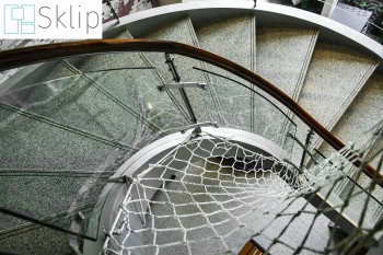 Osłonowa siatka na schody Siatka ochronna na klatkę schodową