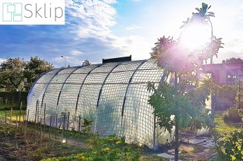 Foliak ogrodowy - Zabezpieczenie foli na tunelu dla uprawy warzyw przed wiatrem | Sklep z zabezpieczającymi siatkami do tuneli f