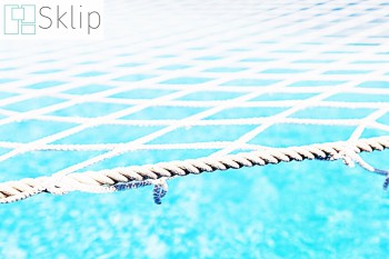 Siatki na basen - najniższa cena za siatkę na metry | Sklep z zabezpieczającymi siatkami do basenów