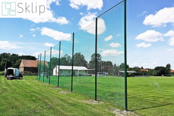 Siatka polastikowa ekonomiczna na ogrodzenie boiska | Sklep z ogrodzeniami na boisk sportowe