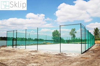 Ogrodzenie boiska szkolnego, siatka z małym oczkiem ze sznurka | Sklep z ogrodzeniami na boisk sportowe