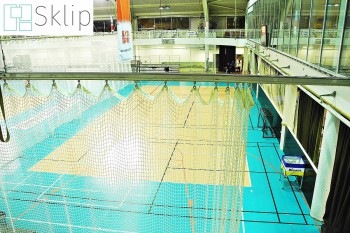 Siatka sznurkowa zabezpieczająca na hale sportową | Sklep zabezpieczeniami z siatek do hali sportowej