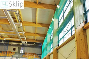 Gruba i mocna siatka na duże okna w hali sportowej | Sklep zabezpieczeniami z siatek do hali sportowej